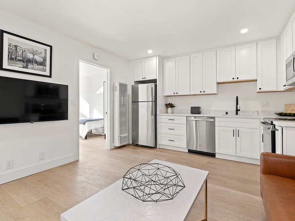 12 Panoramic Way - Photo 4 of 11