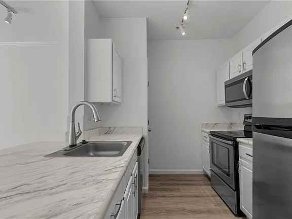 1000 Providence Pl - Photo 3 of 17