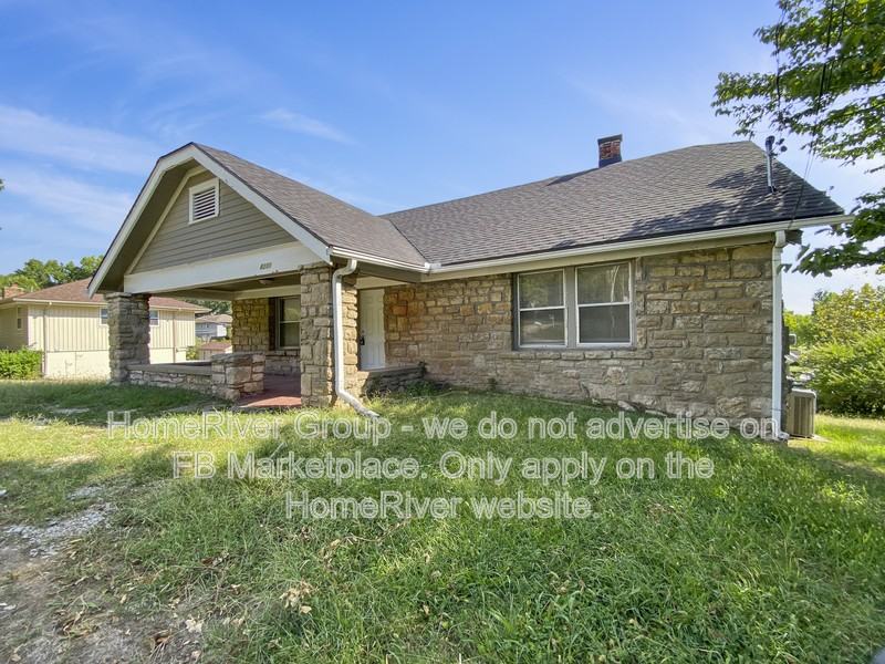 8301 E 55th St - Photo 2 of 21
