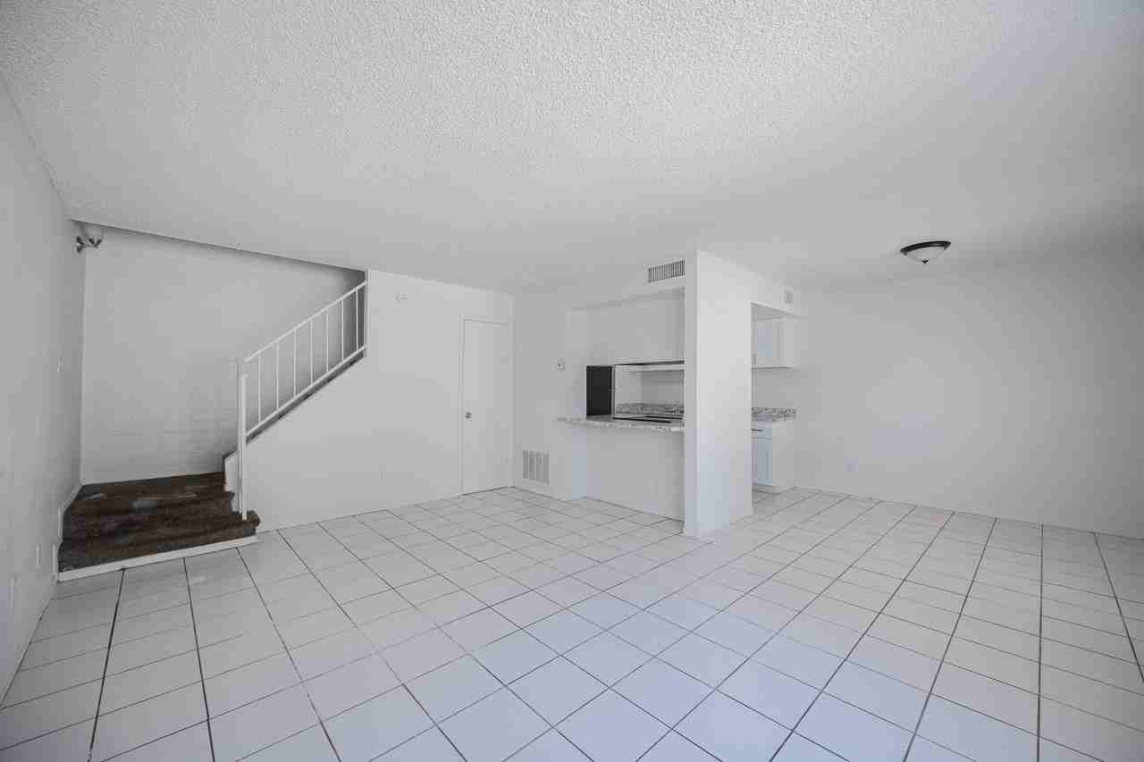 5246 N 42nd Ln - Photo 5 of 15