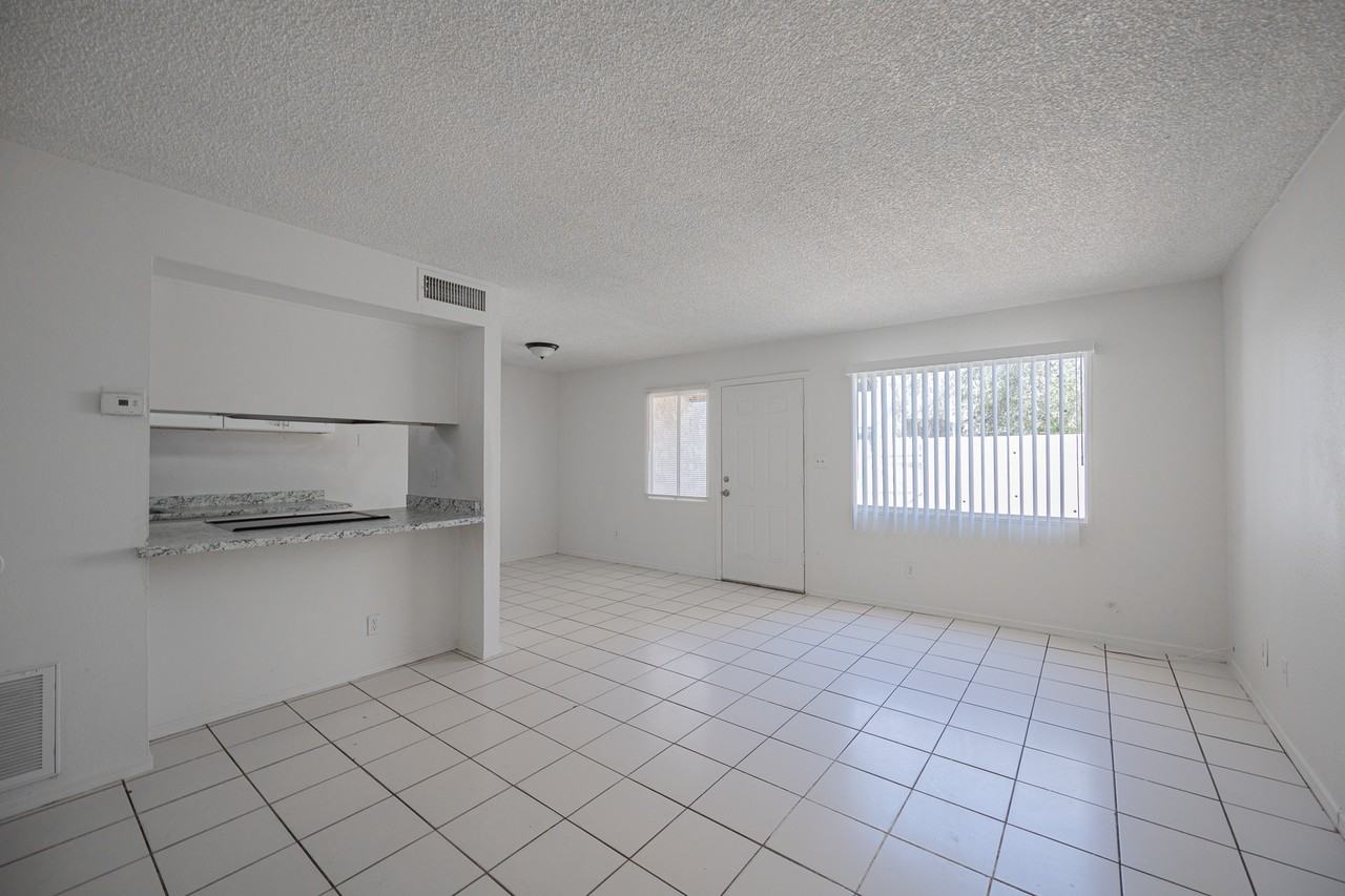 5246 N 42nd Ln - Photo 6 of 15