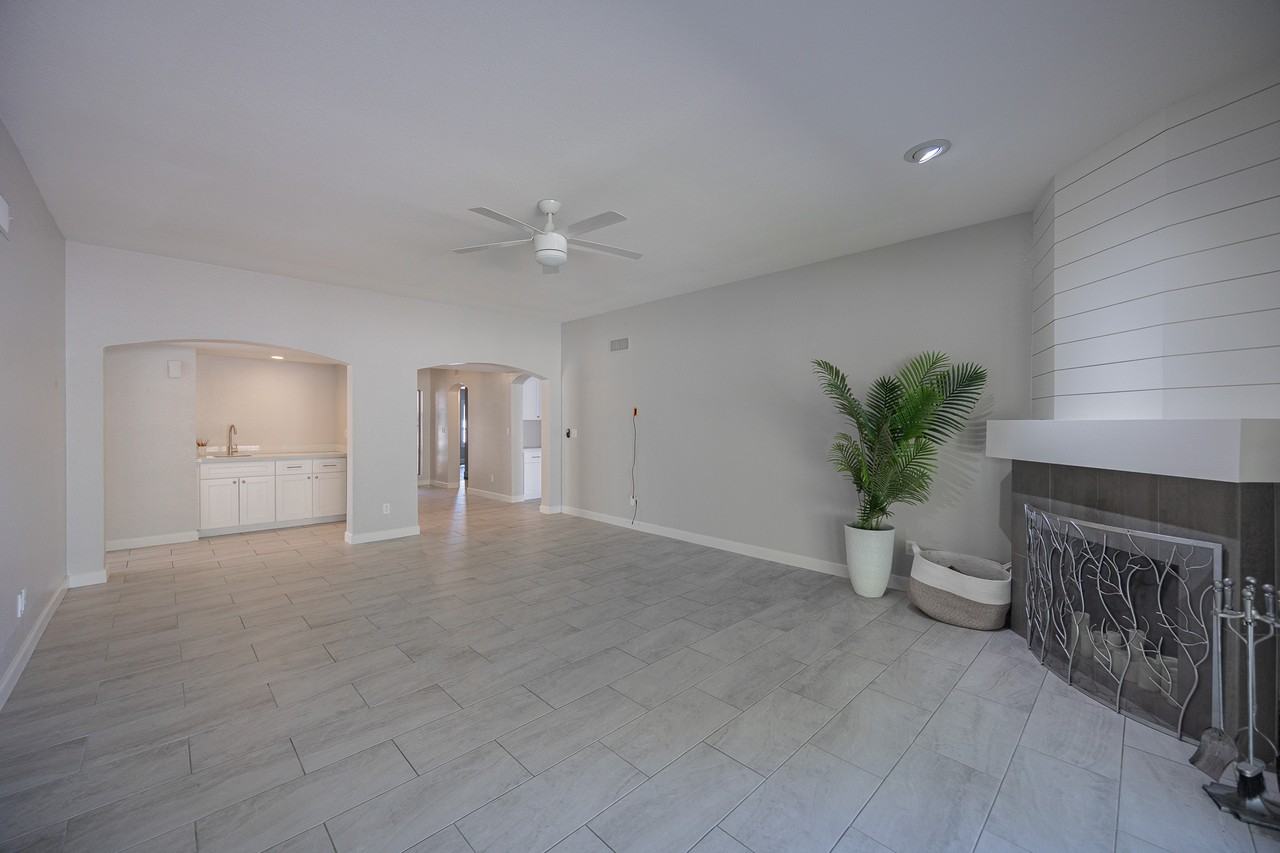 16630 N 67th St - Photo 7 of 28