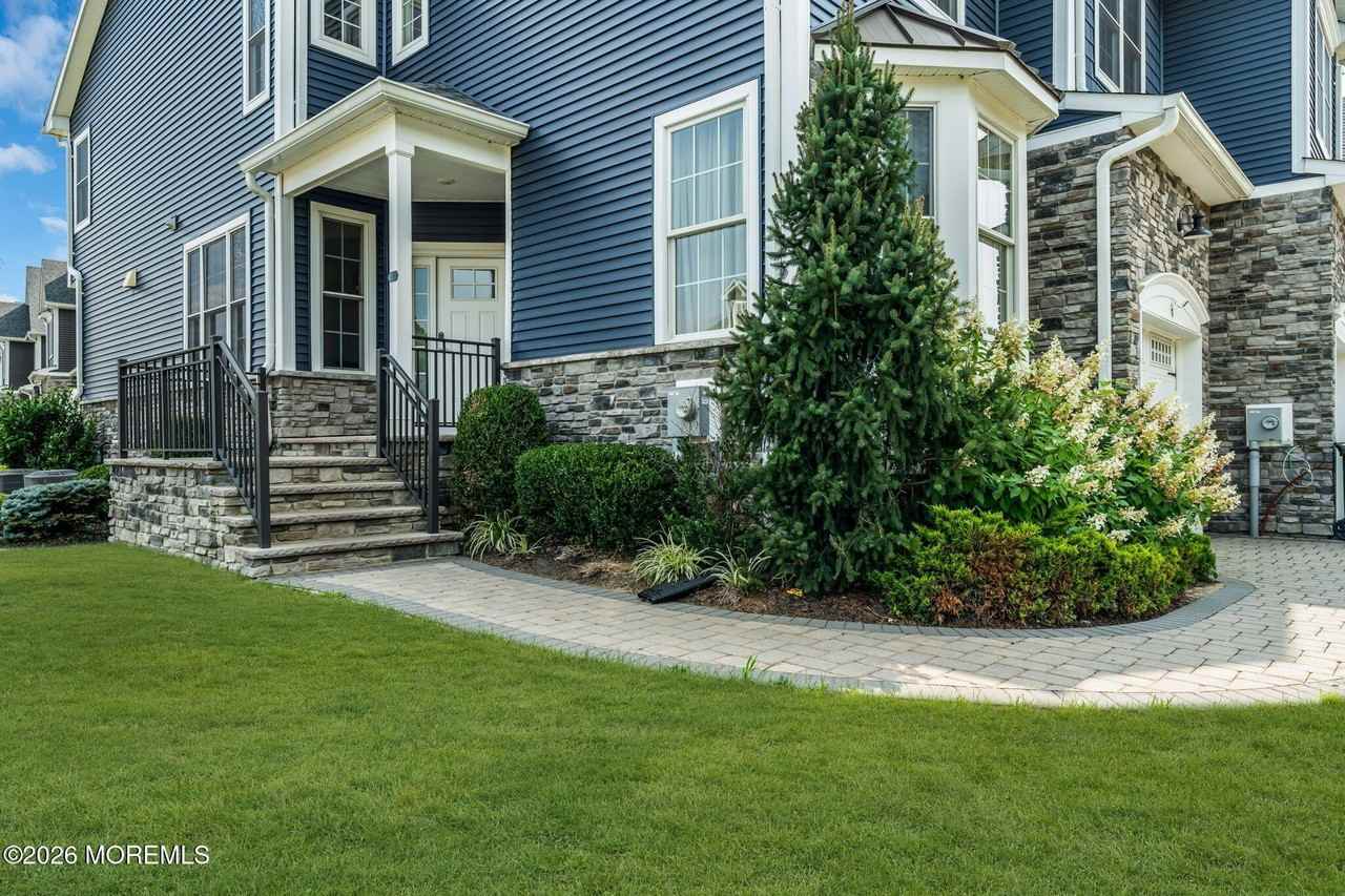 17 Kitchen Ave - Photo 4 of 41