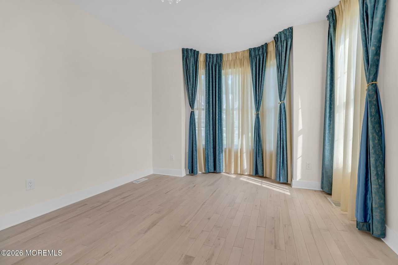 17 Kitchen Ave - Photo 7 of 41