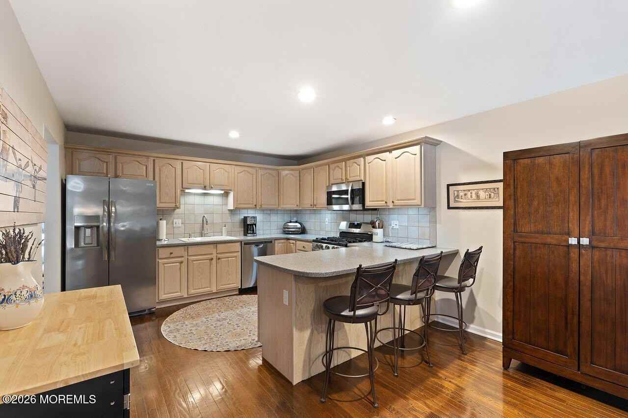 28 Hickory Ln - Photo 3 of 14