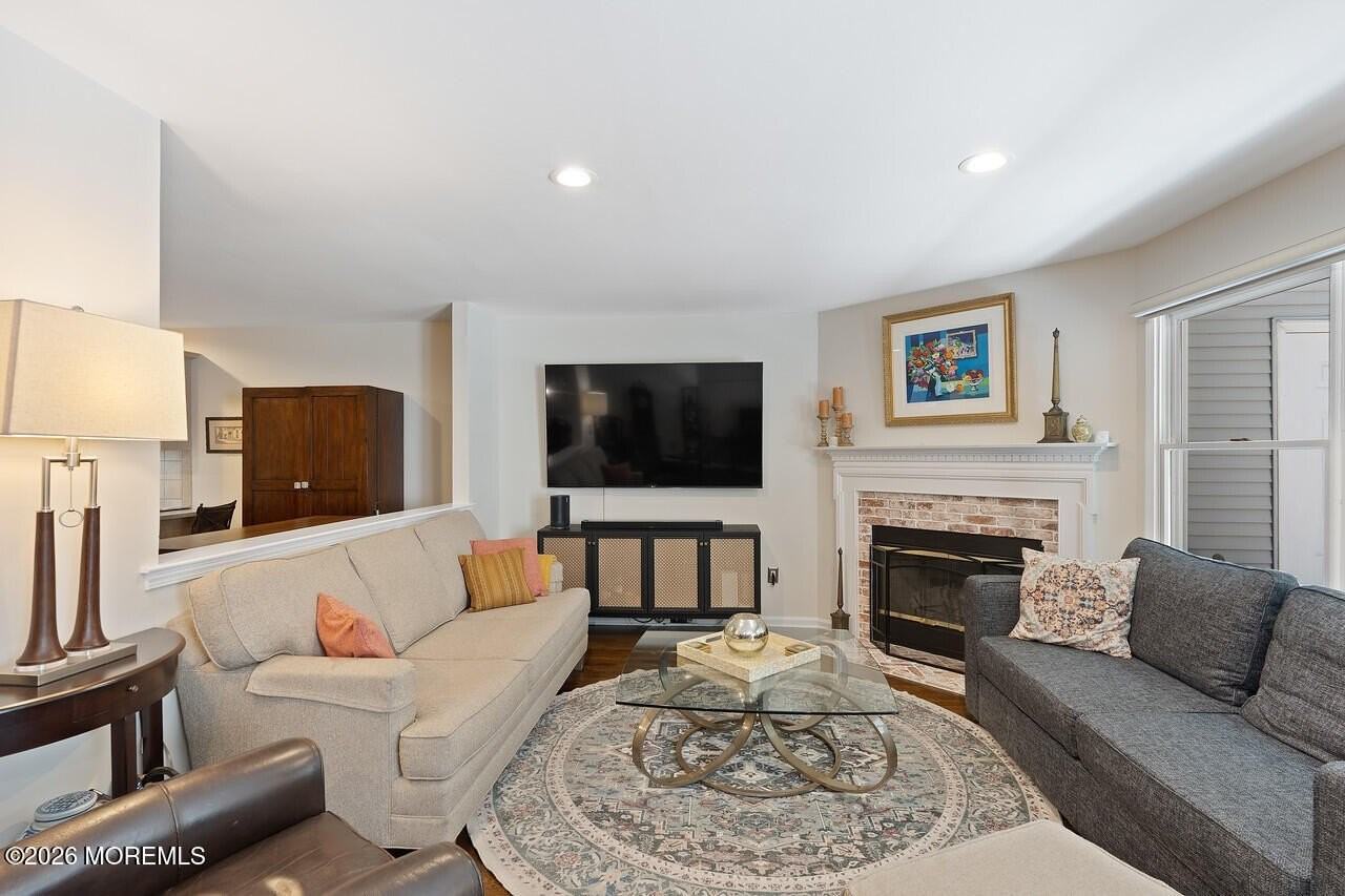 28 Hickory Ln - Photo 4 of 14