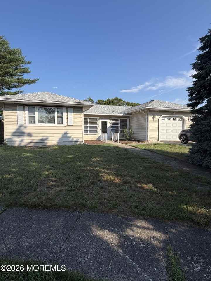 15 Saint Tropez Ct