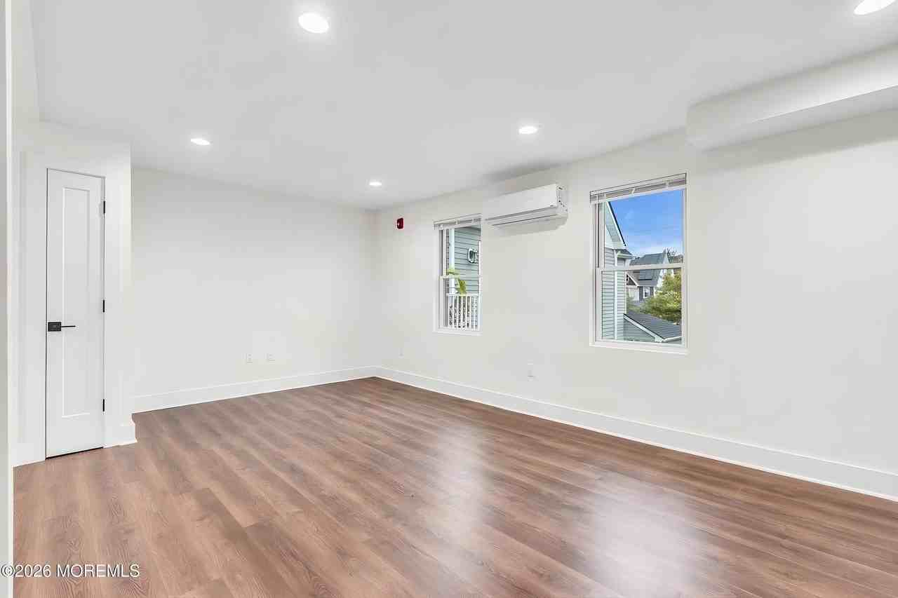 700 1st Ave #B5 - Photo 3 of 16