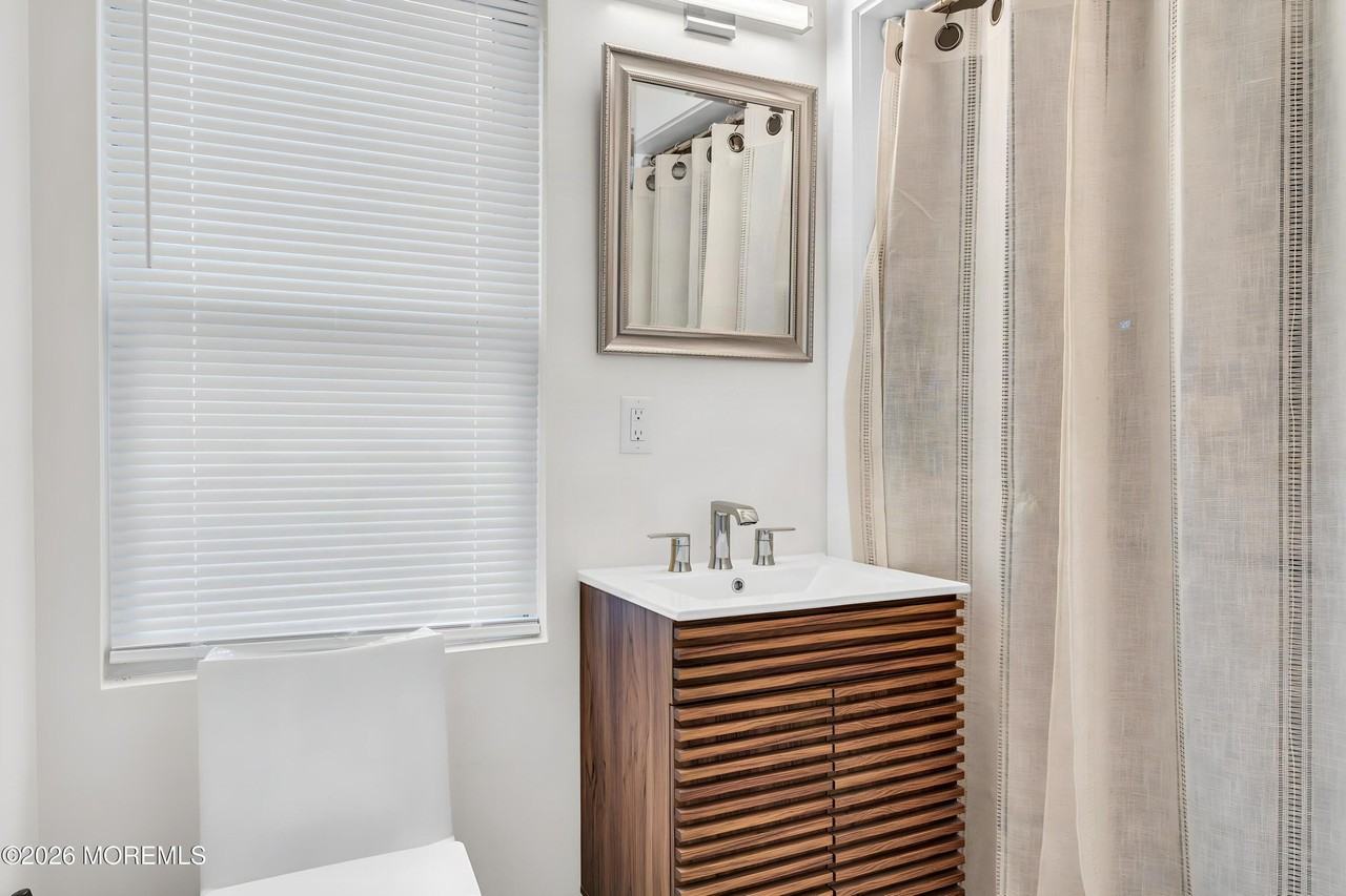700 1st Ave #B5 - Photo 6 of 16