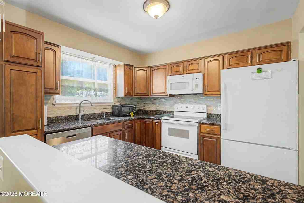 206 Montana Trl - Photo 4 of 7