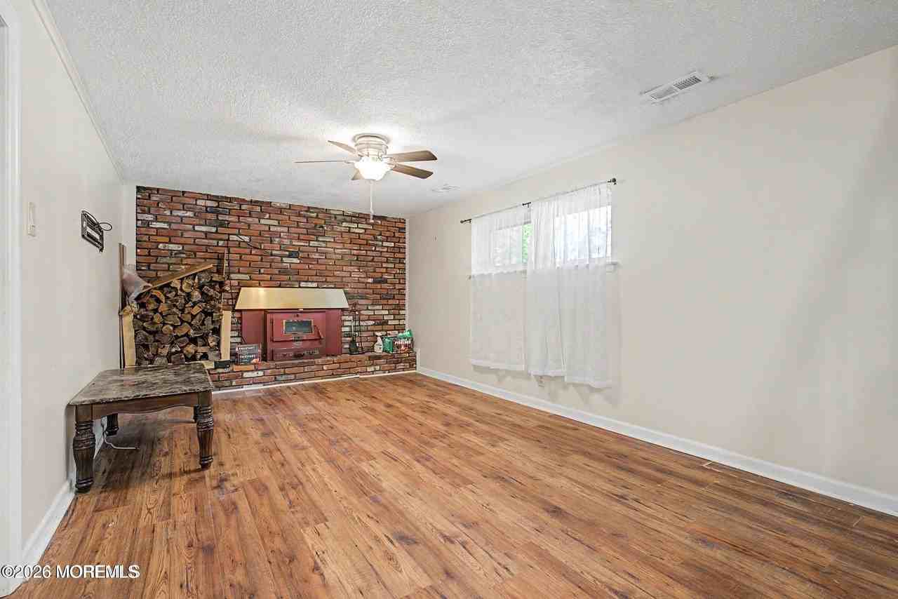 206 Montana Trl - Photo 6 of 7