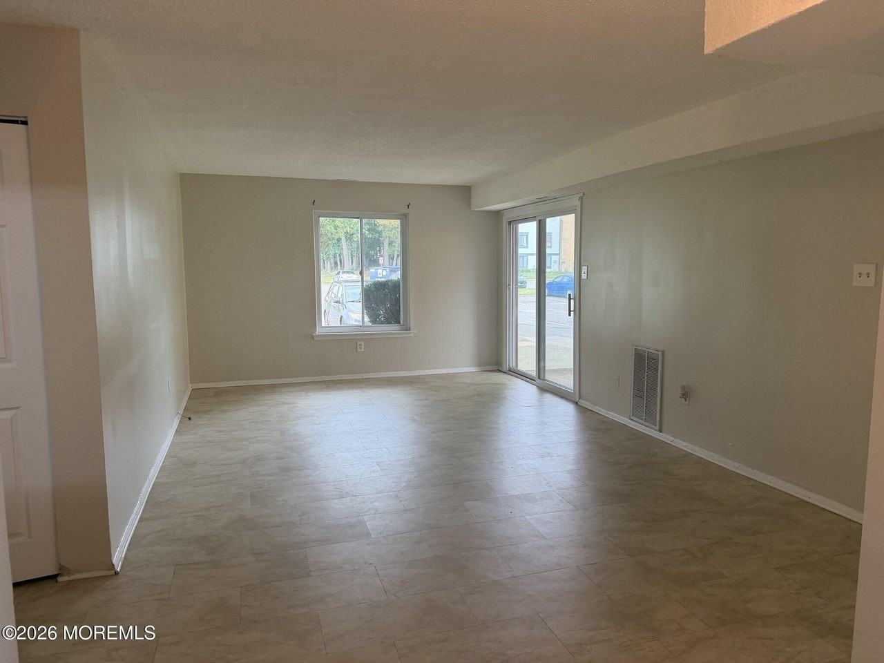 74 Northrup Dr - Photo 3 of 7