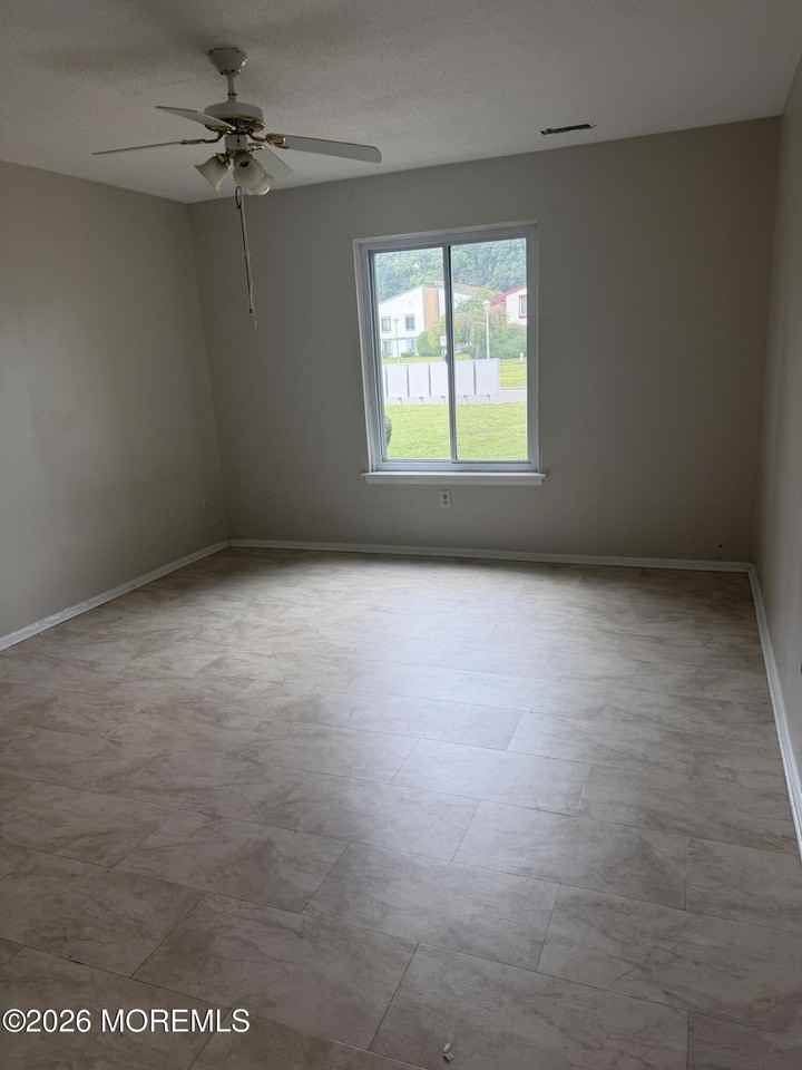 74 Northrup Dr - Photo 5 of 7