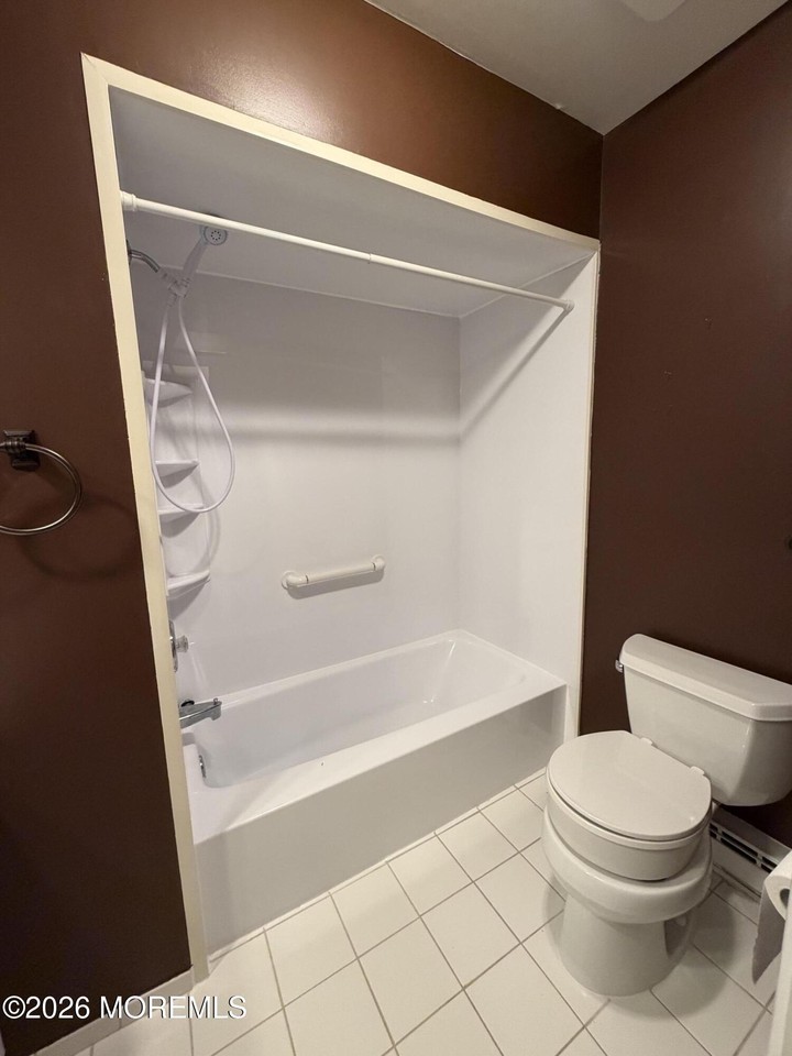 10 Lexington Ct #D - Photo 4 of 14