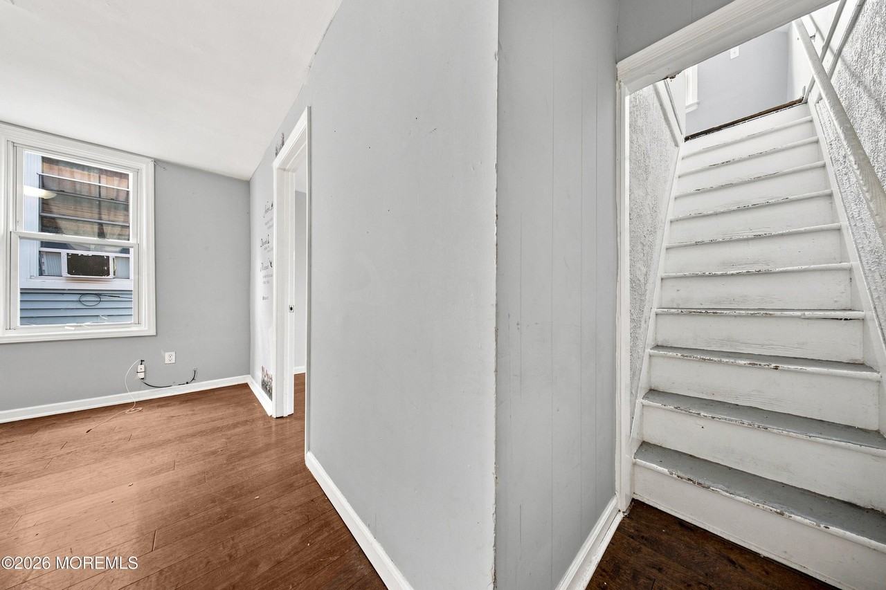 133 Smith St #2 - Photo 3 of 21