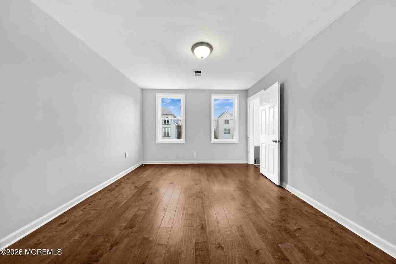 133 Smith St #2 - Photo 4 of 21