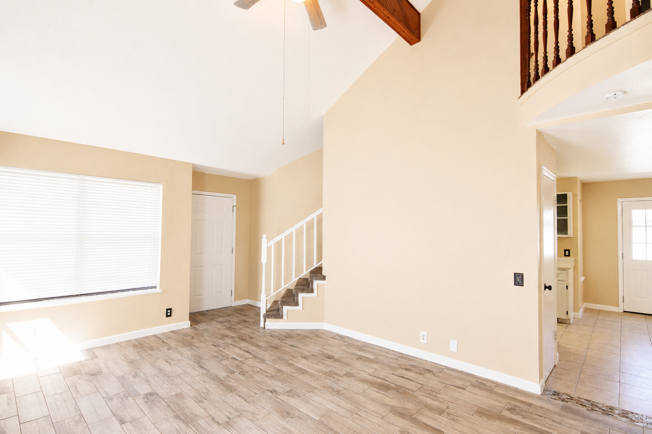 2408 Schwertner Dr - Photo 3 of 9