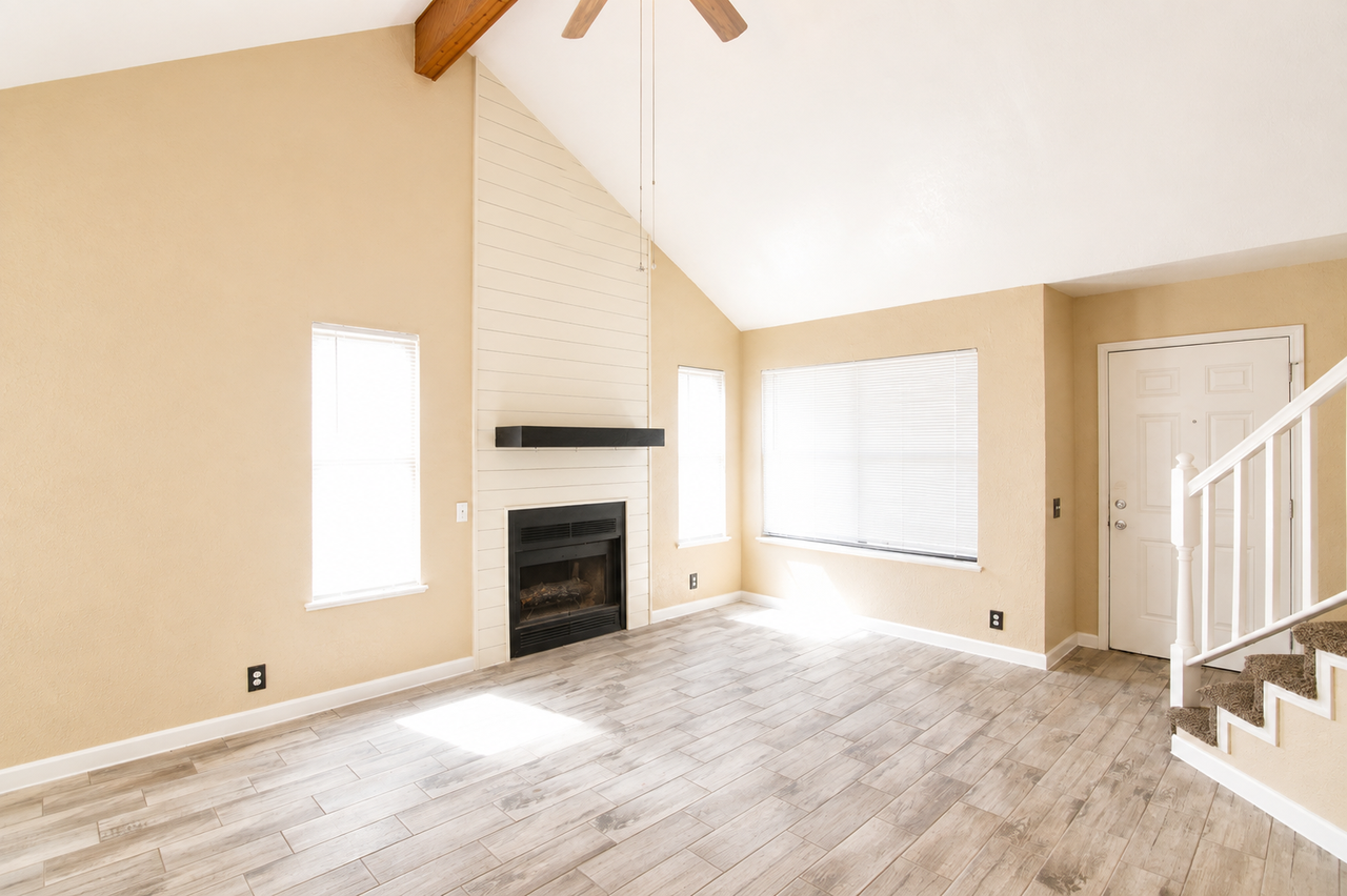2408 Schwertner Dr - Photo 4 of 9