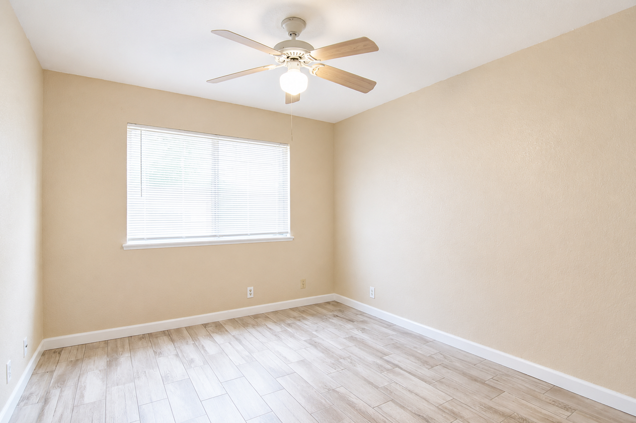 2408 Schwertner Dr - Photo 5 of 9