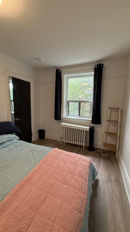 210 Wychwood Ave - Photo 2 of 3