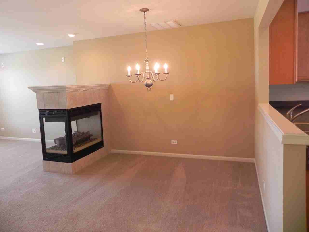 1137 Reserve Dr - Photo 3 of 8