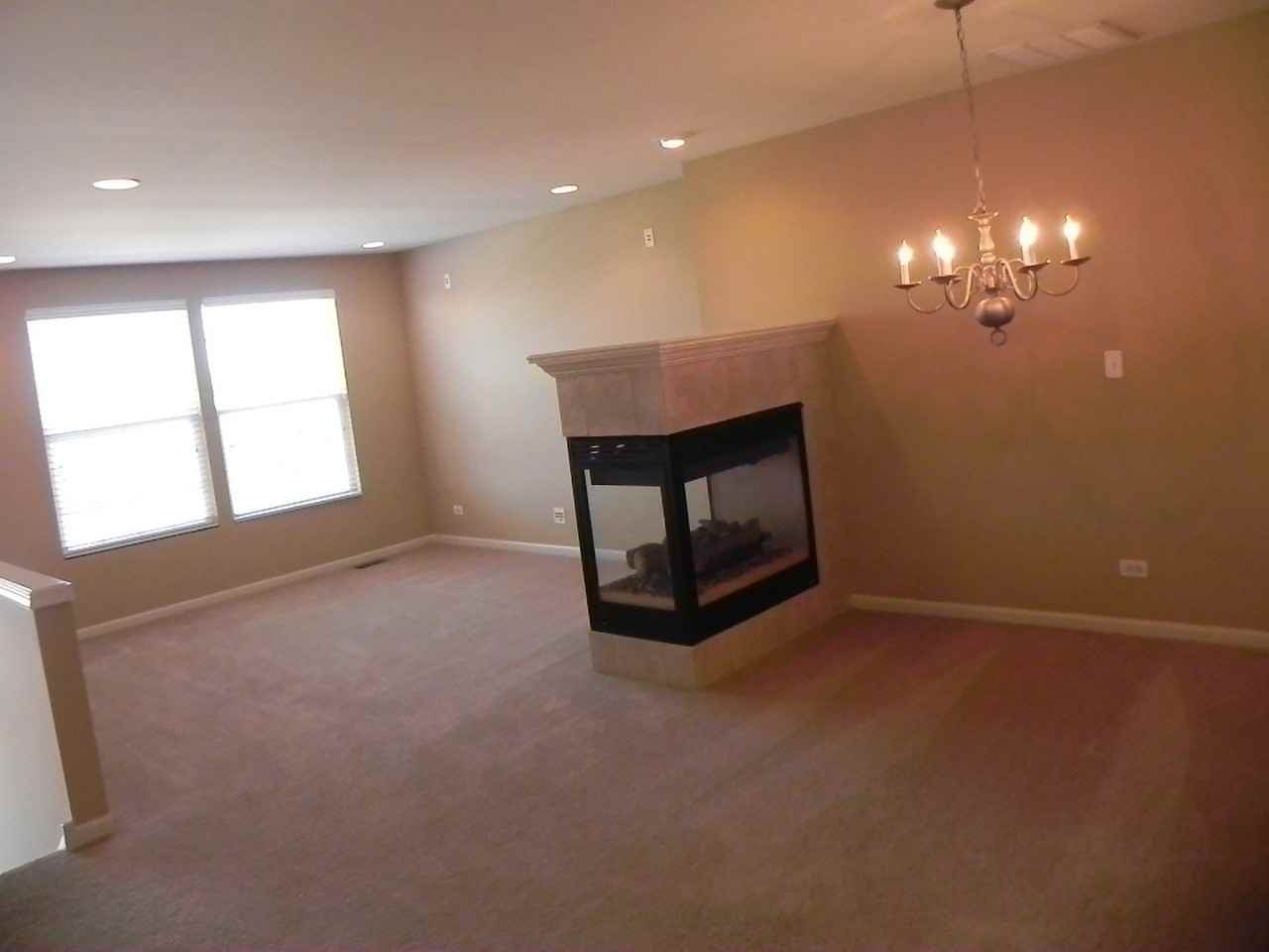 1137 Reserve Dr - Photo 4 of 8
