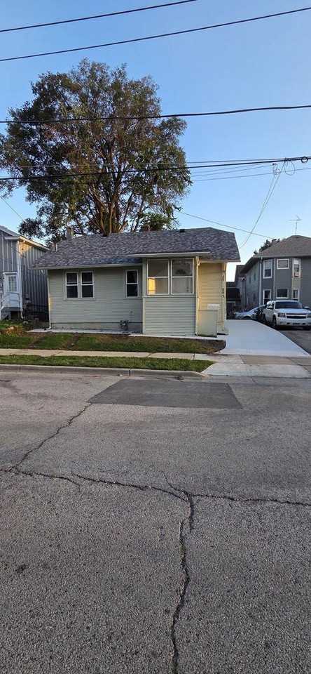 257 Franklin Blvd - Photo 2 of 25