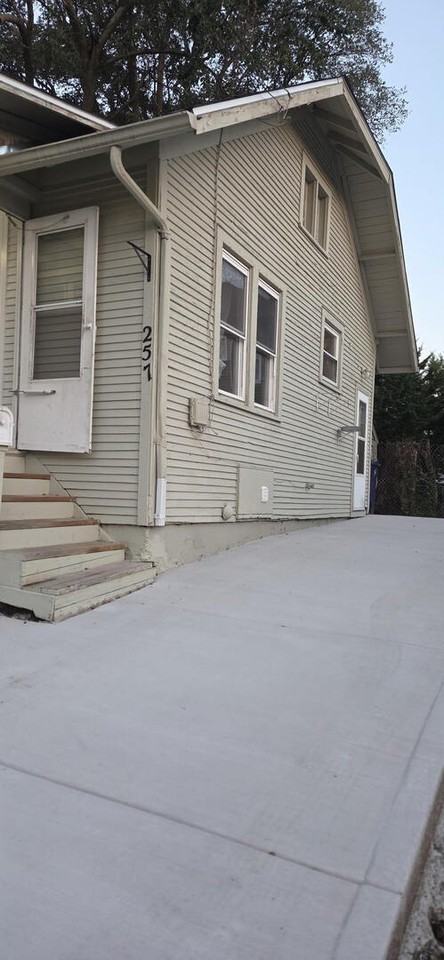 257 Franklin Blvd - Photo 3 of 25