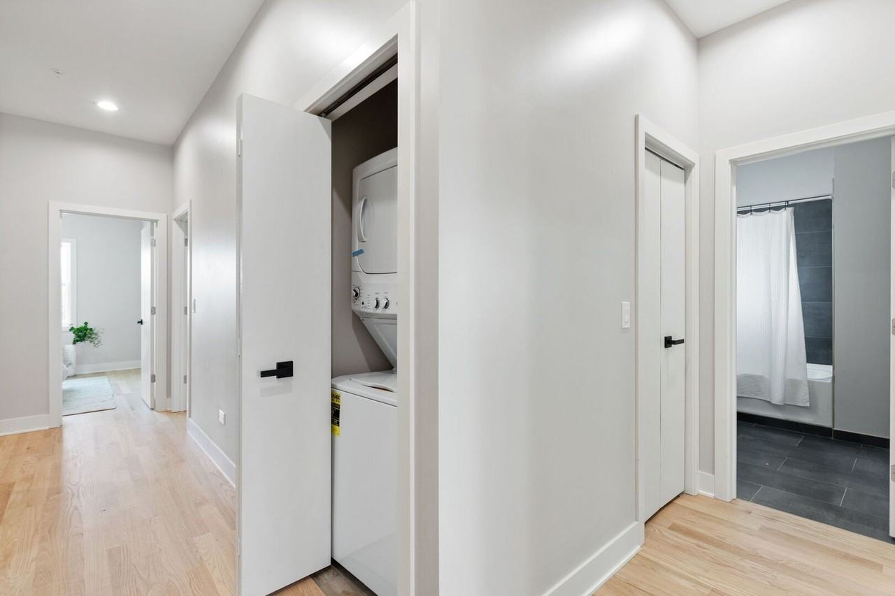 5689 N Lincoln Ave #4S - Photo 6 of 14