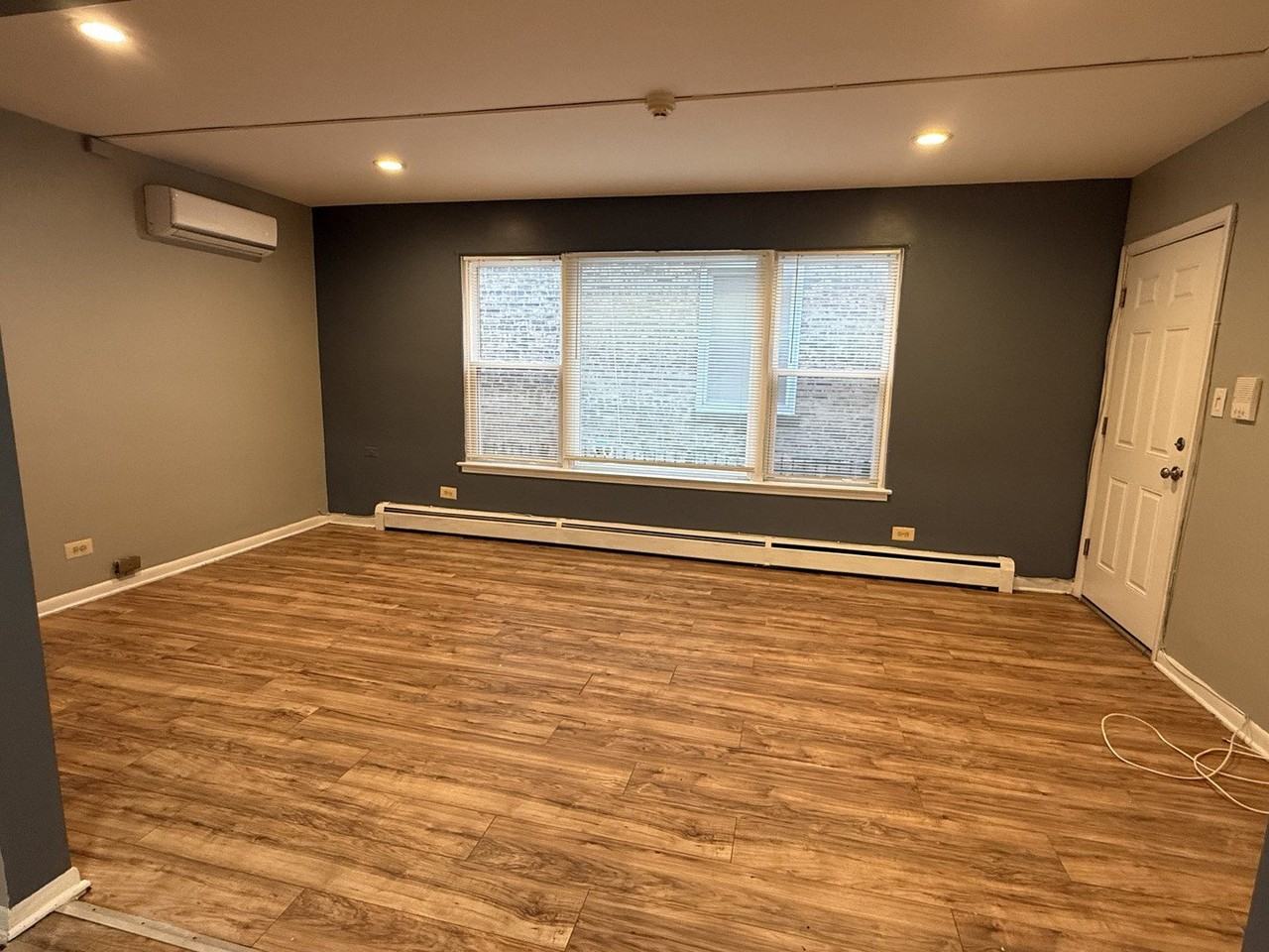 1727 W North Shore Ave #1F - Photo 2 of 11