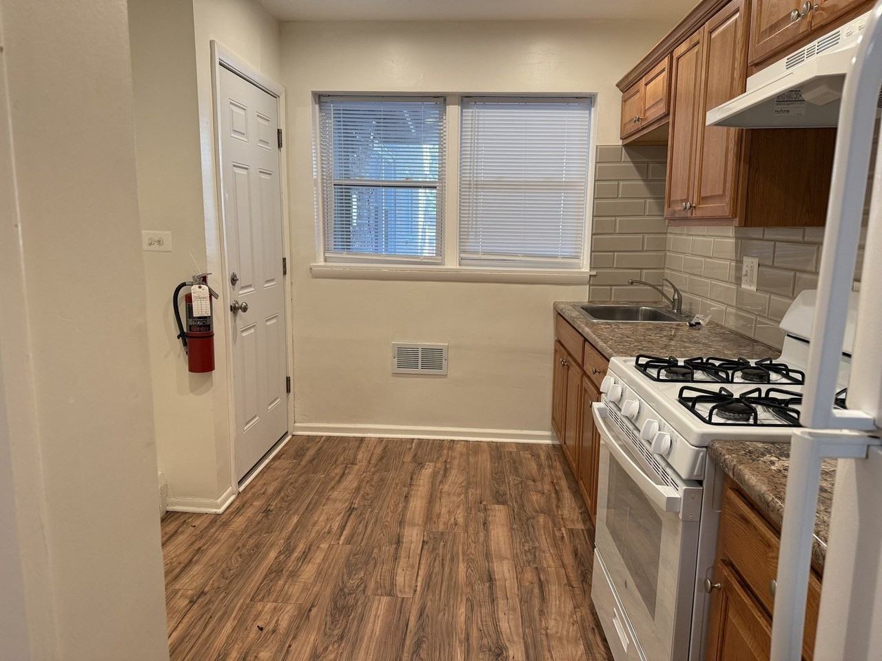 1727 W North Shore Ave #1F - Photo 5 of 11
