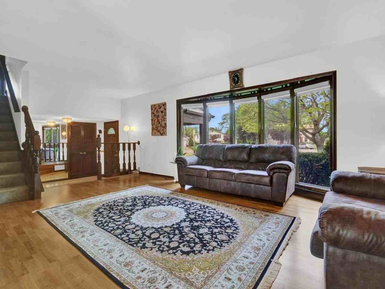 411 Arlington Ave - Photo 5 of 27