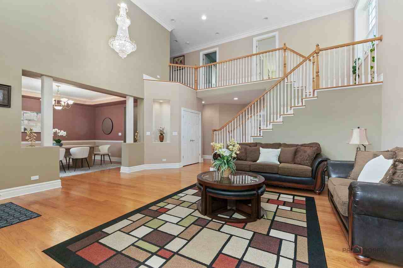 312 Camargo Ct - Photo 7 of 50