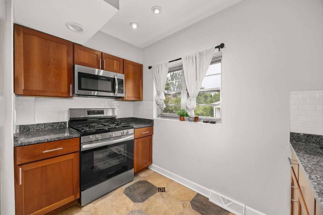 1625 Heidorn Ave - Photo 6 of 18