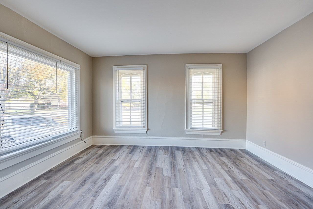 79 S 4th St #2 - Photo 5 of 10