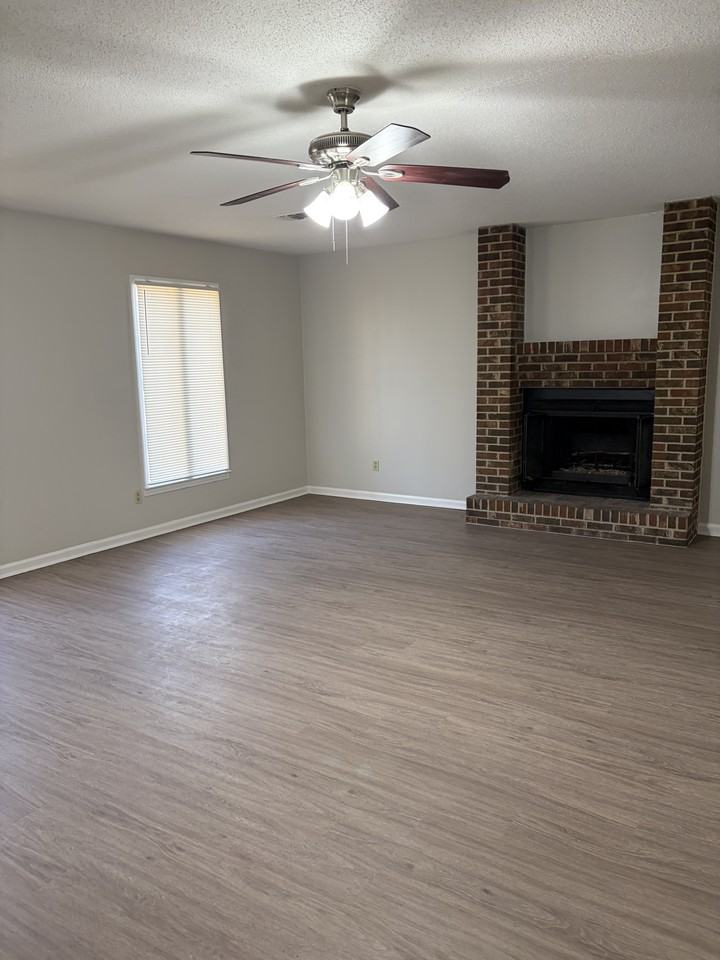 6114 Butler Rd - Photo 3 of 17