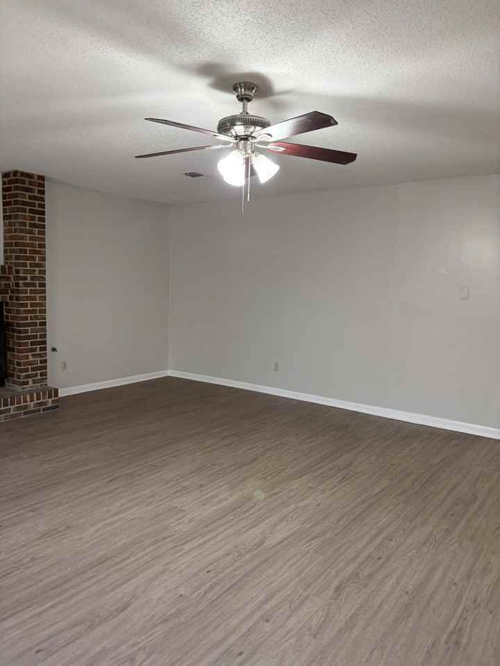 6114 Butler Rd - Photo 4 of 17