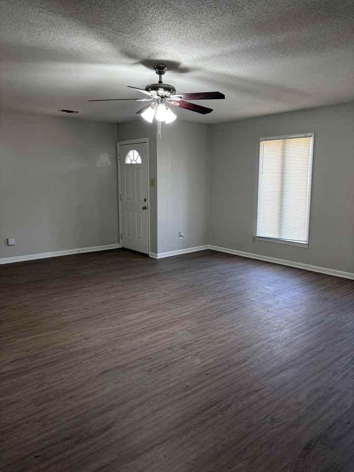 6114 Butler Rd - Photo 5 of 17