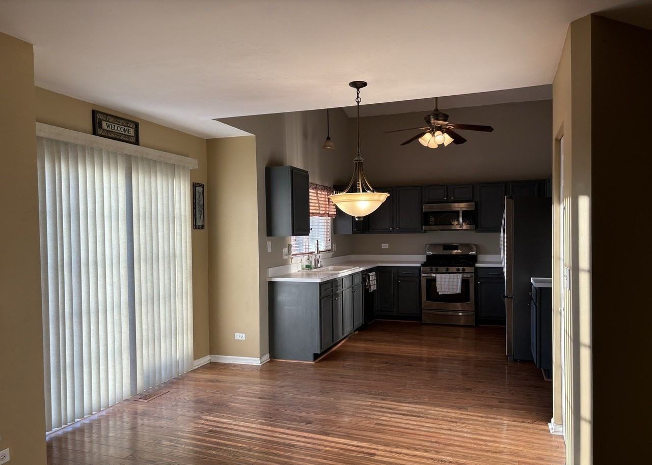 2081 Litchfield Ln - Photo 4 of 15
