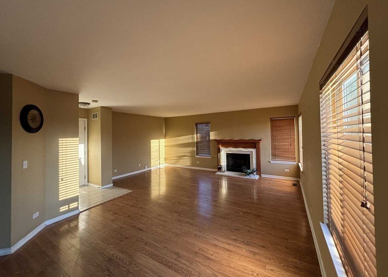 2081 Litchfield Ln - Photo 6 of 15