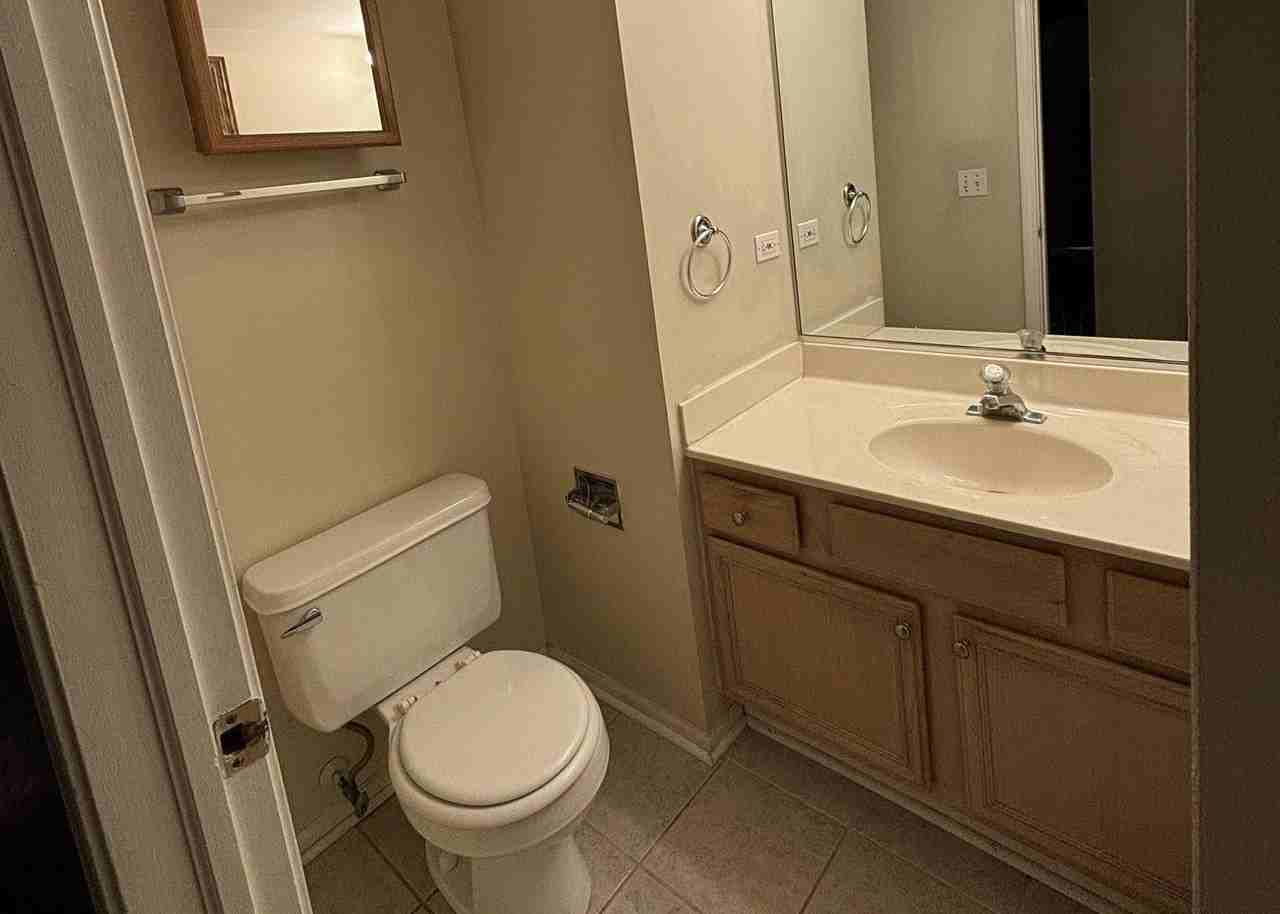 2081 Litchfield Ln - Photo 7 of 15