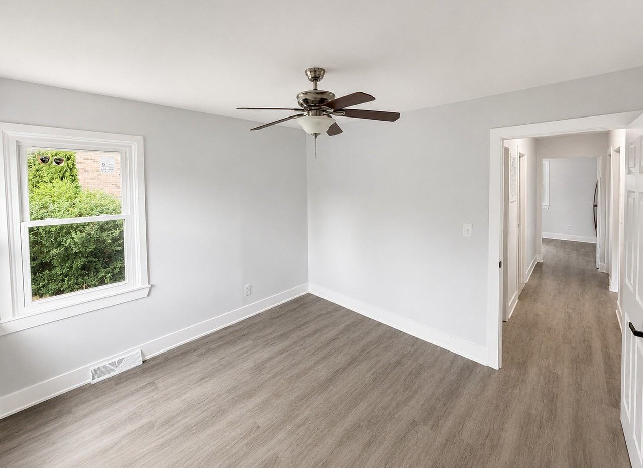 416 Grand Ave - Photo 6 of 12