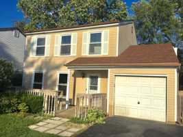 featured image of 2S627 Hampton Dr