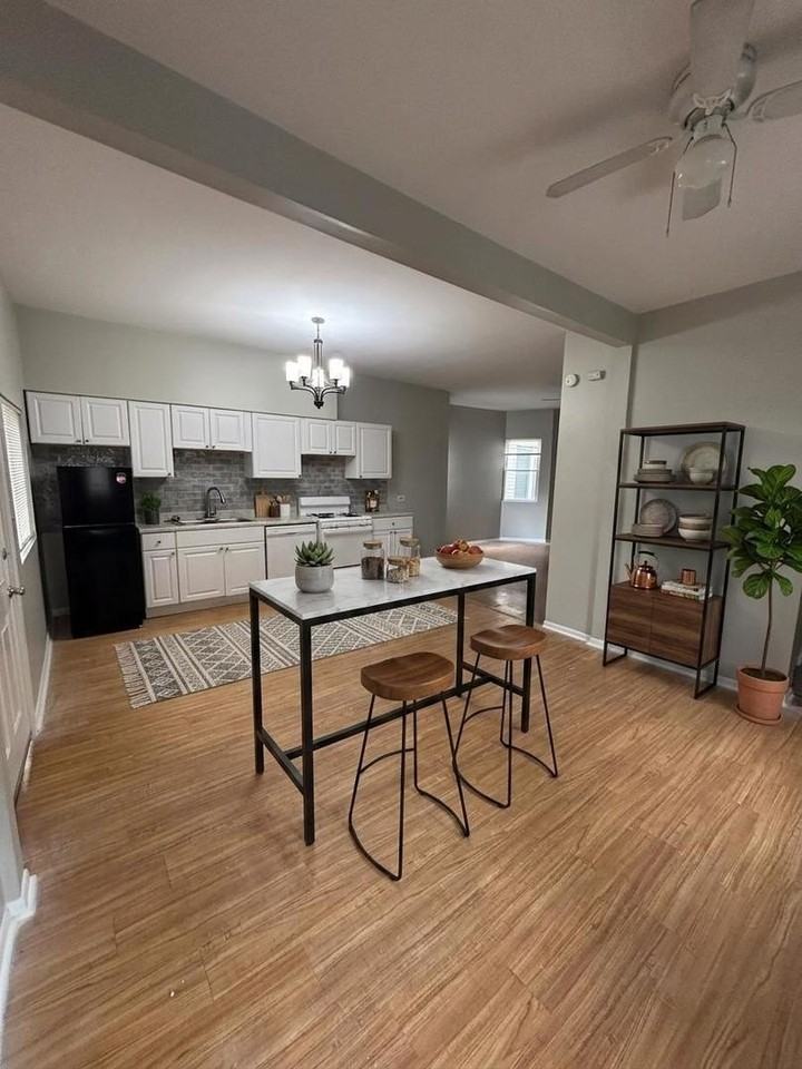 2525 N Ashland Ave #2R - Photo 2 of 8