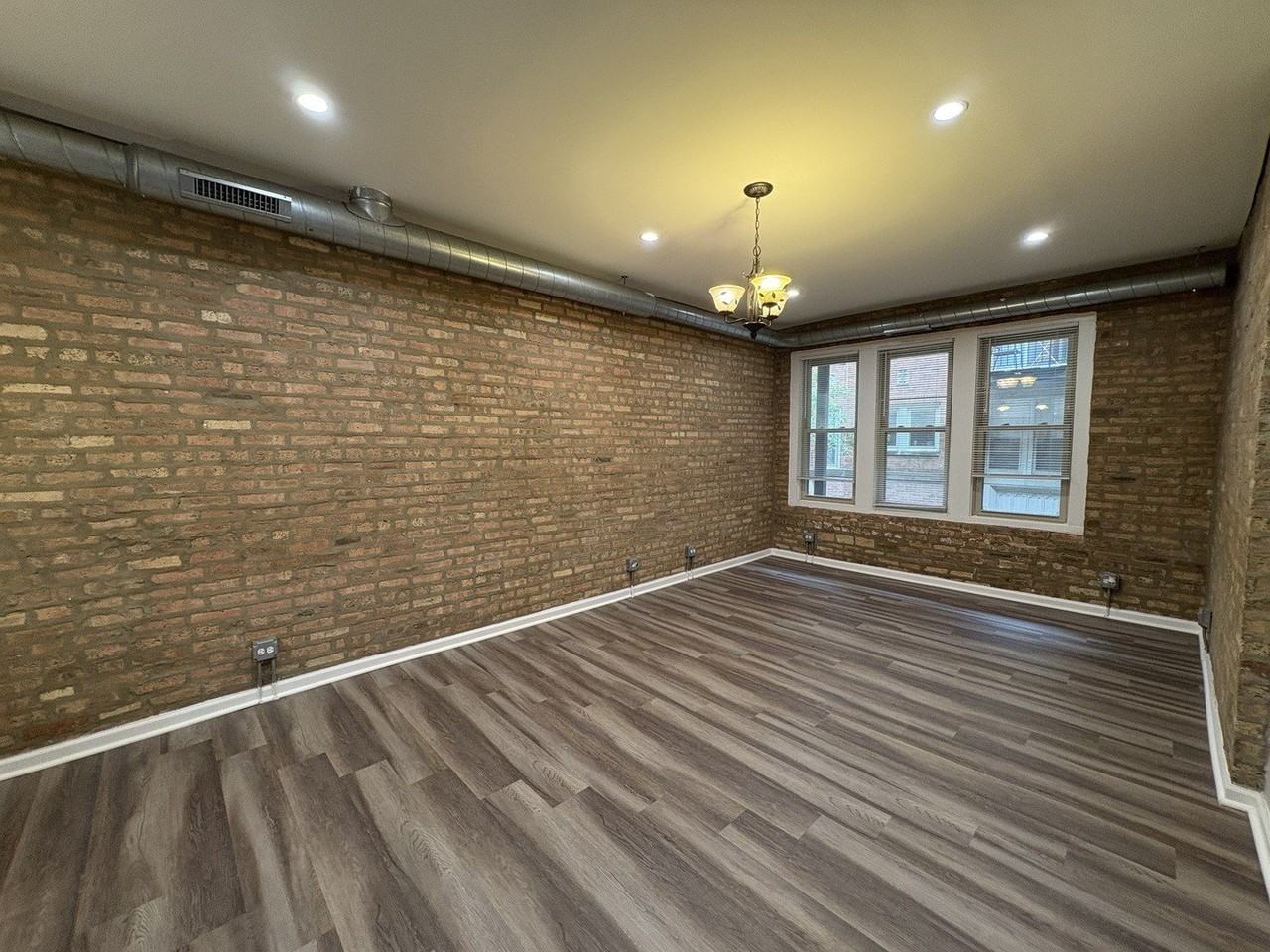 1649 W Pratt Blvd #1A - Photo 2 of 8