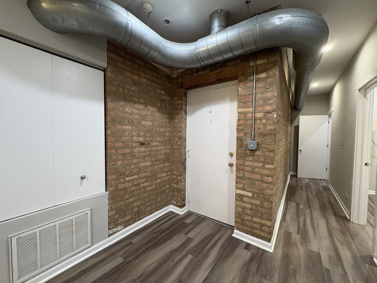 1649 W Pratt Blvd #1A - Photo 6 of 8