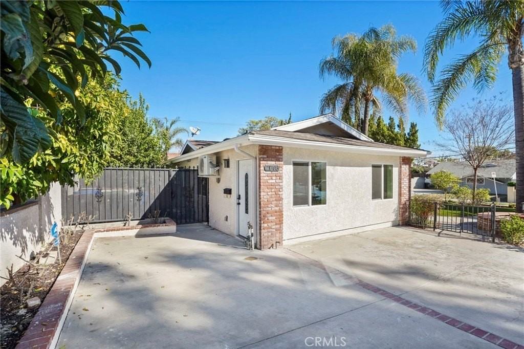 21703 Costanso St - Photo 2 of 15