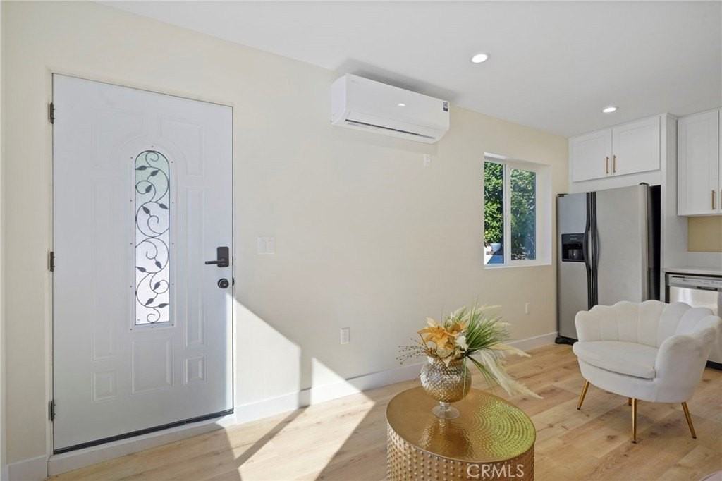 21703 Costanso St - Photo 4 of 15