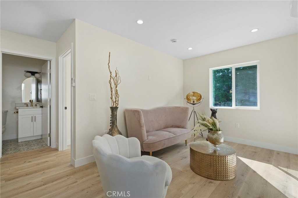 21703 Costanso St - Photo 6 of 15