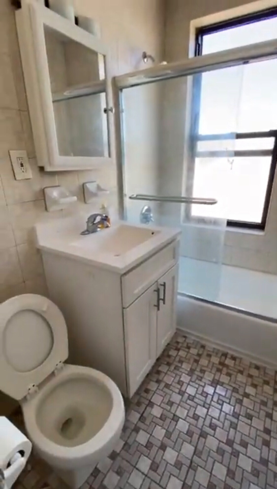 564 Audubon Ave #10C - Photo 4 of 6